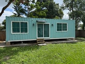 3606 E Ellicott St, Unit Container Apartment in Tampa, FL - Building Photo
