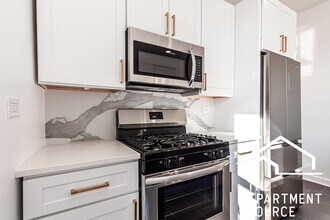 2344 W Charleston St, Unit 1R in Chicago, IL - Foto de edificio - Building Photo