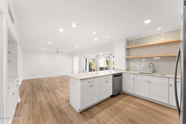 property at 4726 Bay Point Rd