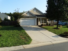 157 Flanders Dr in Mooresville, NC - Building Photo