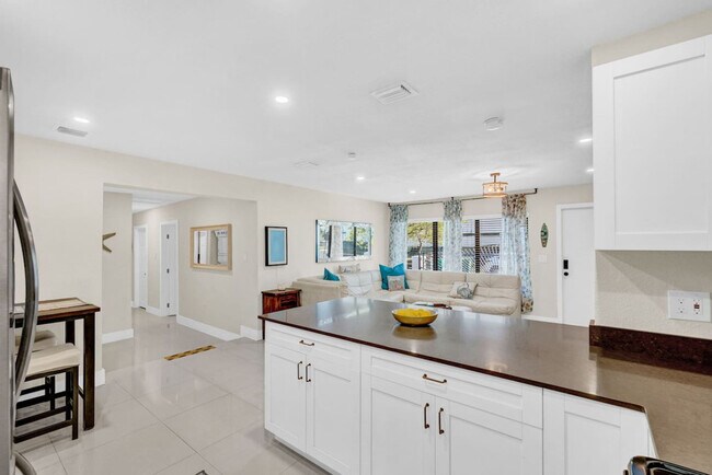 246 NW 82nd Terrace in Miami, FL - Building Photo - Building Photo