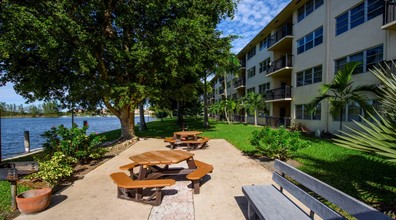 Apartments at Crystal Lake in Deerfield Beach, FL - Building Photo - Building Photo