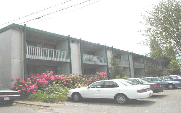 Highline Arms Apartments in Burien, WA - Building Photo