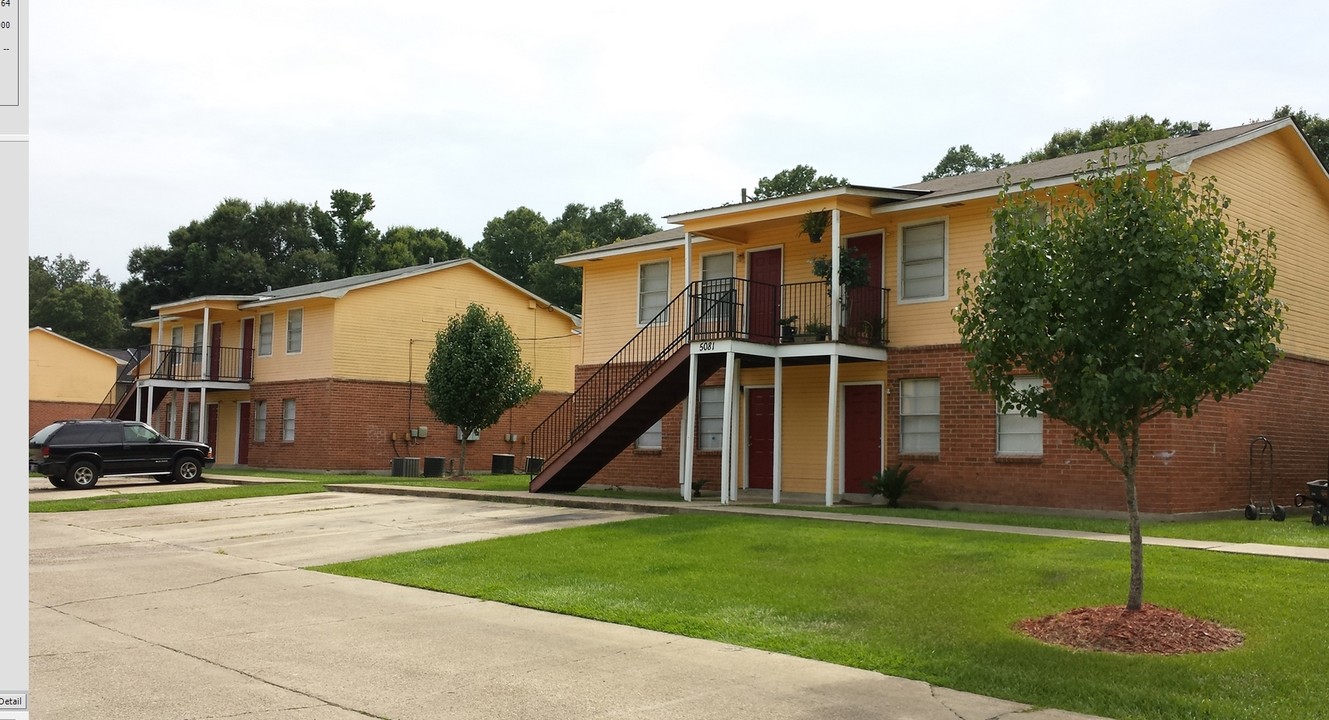 Greenwood Forest Apartments in Baker, LA - Building Photo