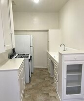 4156 Rosewood Ave in Los Angeles, CA - Building Photo
