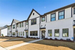 1324 Parc Bench Rd in Atlanta, GA - Building Photo