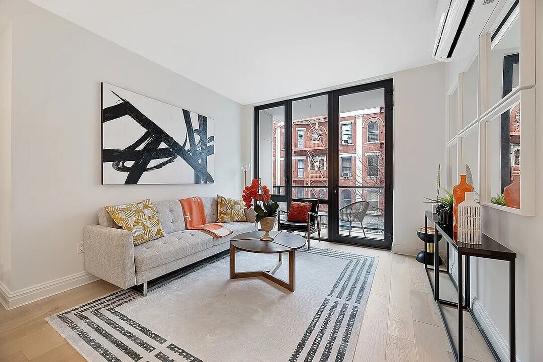 127 W 112th St in New York, NY - Building Photo