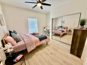 Stone Avenue Standard-Students Only! in Tucson, AZ - Building Photo - Building Photo