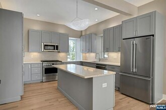 49 Park Ave in Madison, NJ - Foto de edificio - Building Photo