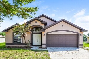 2736 Eagle Canyon Dr S in Kissimmee, FL - Building Photo