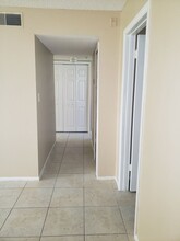 834 Sky Lake Cir in Orlando, FL - Building Photo - Building Photo