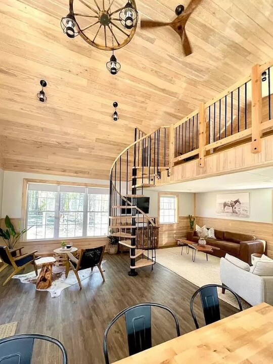 10 Elizabeth Ln in Scarborough, ME - Foto de edificio