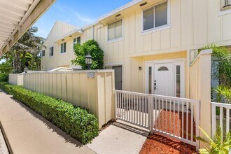 6175 Riverwalk Ln in Jupiter, FL - Building Photo - Building Photo