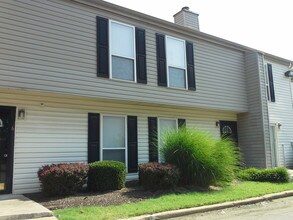 ANNIES TOWNHOMES in Memphis, TN - Foto de edificio - Building Photo