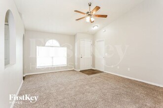 8408 Oak Crossing Dr W in Jacksonville, FL - Building Photo - Building Photo