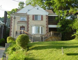 2984 Linwood Ave, Unit 1 in Cincinnati, OH - Building Photo