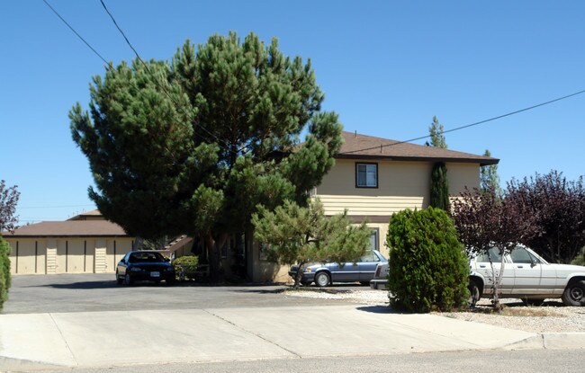 16030 Olive St in Hesperia, CA - Building Photo - Building Photo