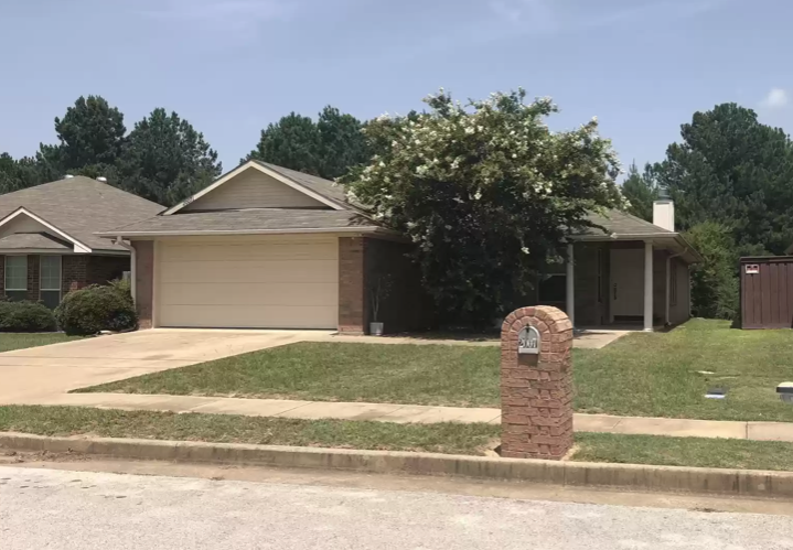 20071 Meadow View Ln in Flint, TX - Building Photo