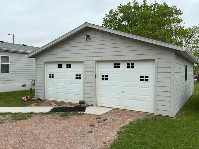 4760 Greenfield Ln in Rapid City, SD - Building Photo - Building Photo