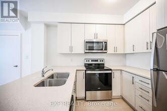 590-590 N Service Rd in Hamilton, ON - Building Photo - Building Photo