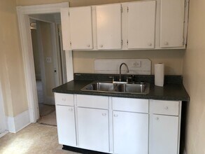 308 Rose St, Unit Unit B in Hendersonville, NC - Building Photo - Building Photo