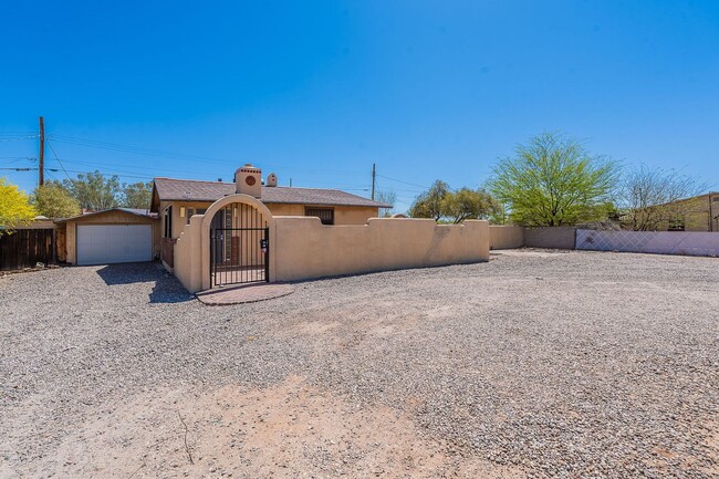 property at 3118 N Santa Rita Ave