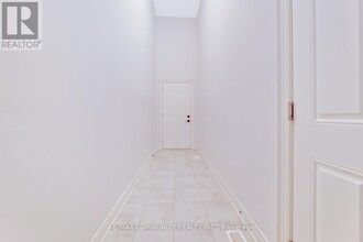 16 Alan Williams Trl in Uxbridge, ON - Building Photo - Building Photo