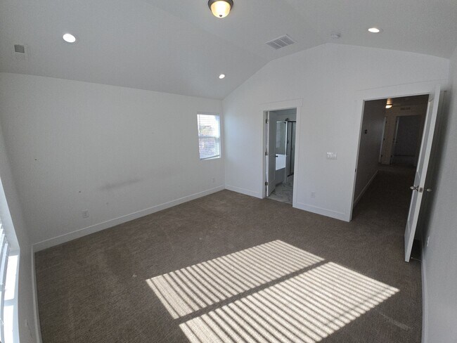 754 E 950 N in Layton, UT - Building Photo - Building Photo