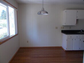 14160 74th Pl NE in Kirkland, WA - Building Photo - Building Photo