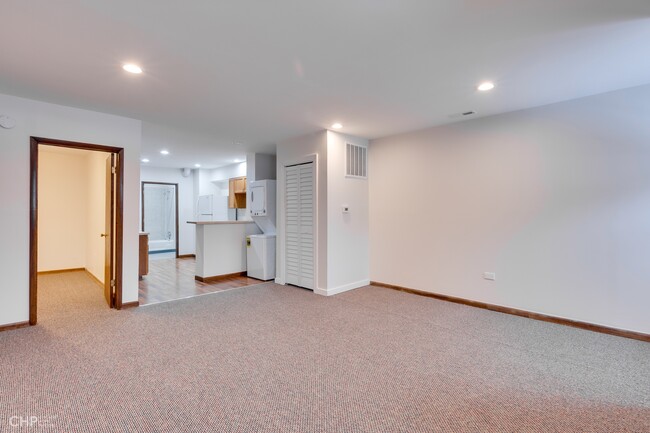 1243 W 32nd St in Chicago, IL - Building Photo - Interior Photo