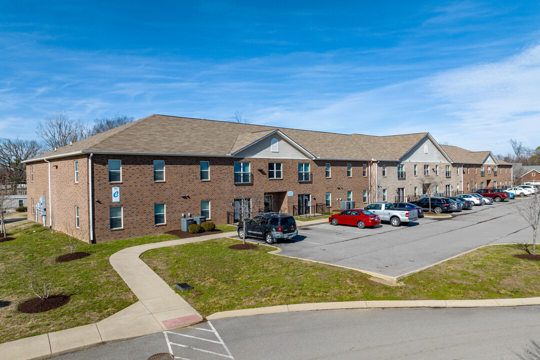 Sumner Gardens Apartments in Gallatin, TN - Foto de edificio