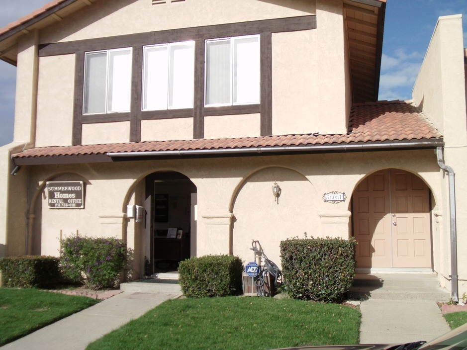 Summerwood Townhome Apartments in Lompoc, CA - Building Photo