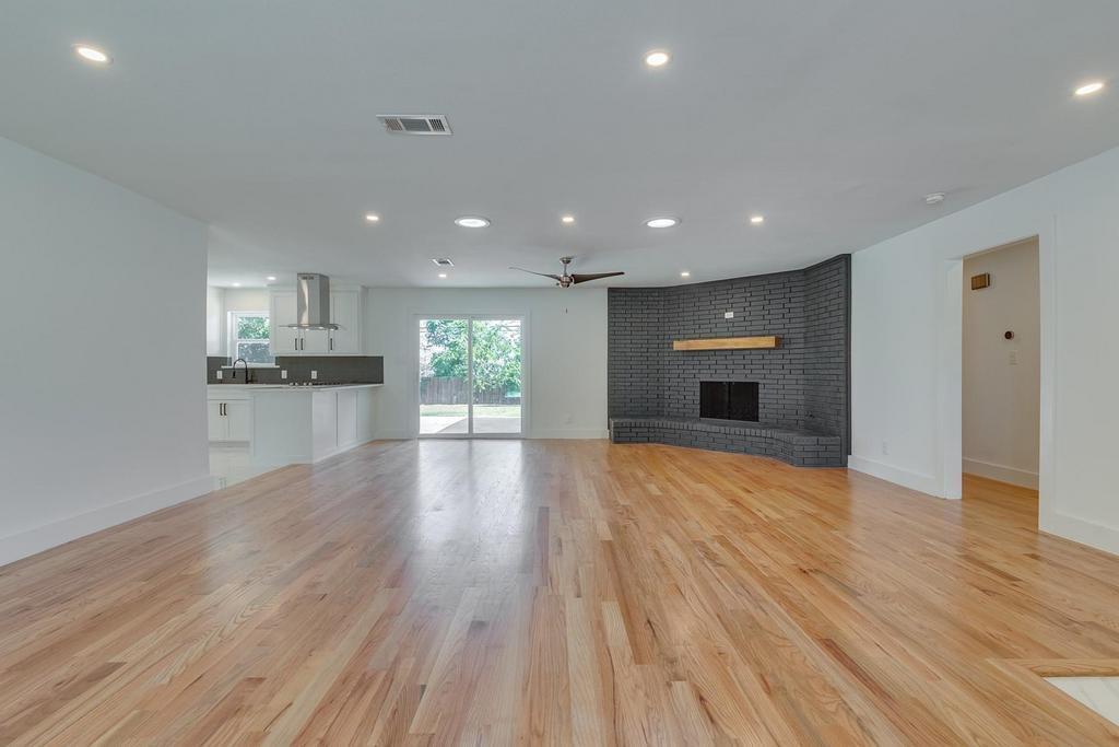 1024 Ridgefield Dr in Plano, TX - Building Photo