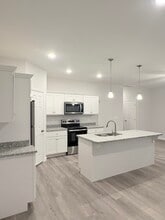 870 Rodeo Ln in Bowling Green, KY - Building Photo - Building Photo