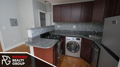 560 W Arlington in Chicago, IL - Building Photo - Building Photo