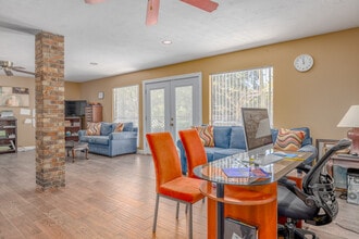 Country Village Apartments in Gainesville, FL - Building Photo - Lobby