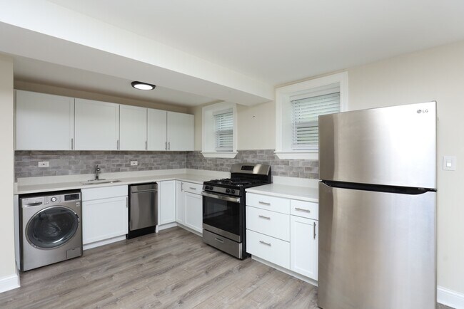 856 W George St in Chicago, IL - Building Photo - Building Photo