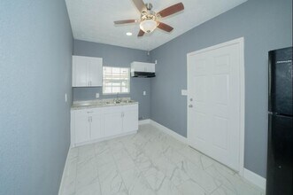 1426 Telephone Rd in Houston, TX - Building Photo - Building Photo