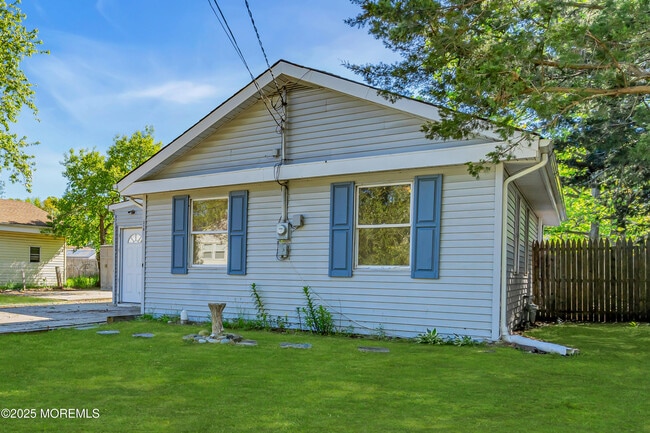 218 Falcon Dr in Little Egg Harbor Township, NJ - Building Photo - Building Photo