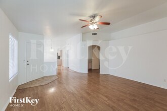 13195 W Cypress St in Goodyear, AZ - Building Photo - Building Photo