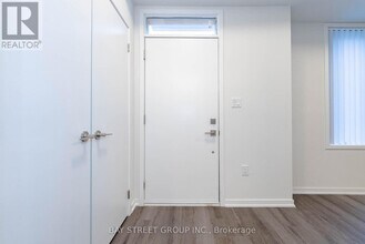 31 Almond Blossom Mews in Vaughan, ON - Building Photo - Building Photo
