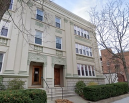 76 Egmont St, Unit 5 in Brookline, MA - Building Photo