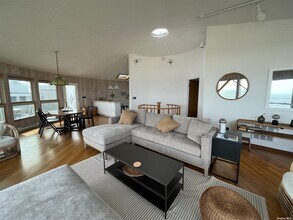 85 Bungalow Ln in Ocean Beach, NY - Building Photo - Building Photo