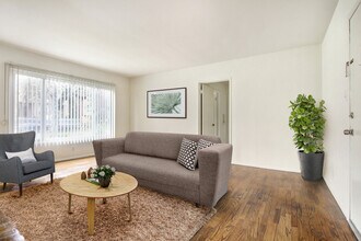 Fulton Apartments in Sherman Oaks, CA - Building Photo - Building Photo