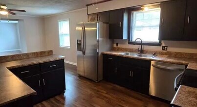 40 Edgehill Dr in Jackson, TN - Building Photo - Building Photo