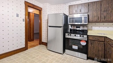 107 Madison Ave in Dunellen, NJ - Building Photo - Building Photo