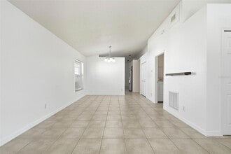 13817 Valleybrooke Ln in Orlando, FL - Building Photo - Building Photo