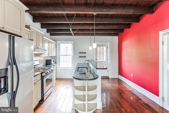 1911 Green St in Philadelphia, PA - Building Photo - Building Photo