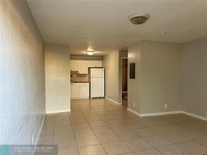 5222 NW 18th Pl in Lauderhill, FL - Building Photo - Building Photo