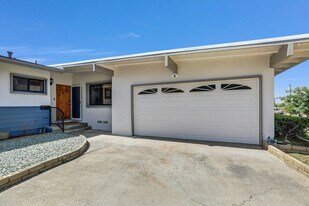 6641 Birchwood St in San Diego, CA - Building Photo